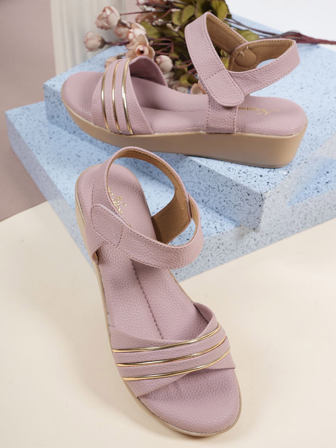

Style Shoes Women Round Toe Textured Wedge Sandals, Purple