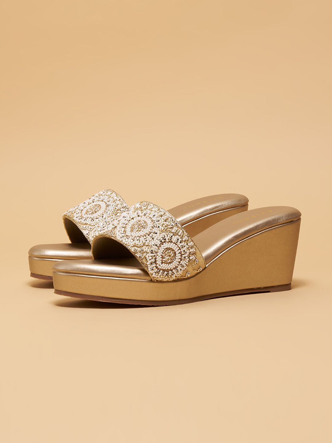 

ERIDANI Shyra Embroidered Wedges, Gold