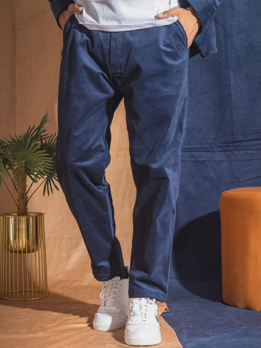 

JAVINISHKA Men Relaxed Mid-Rise Corduroy Trousers, Navy blue