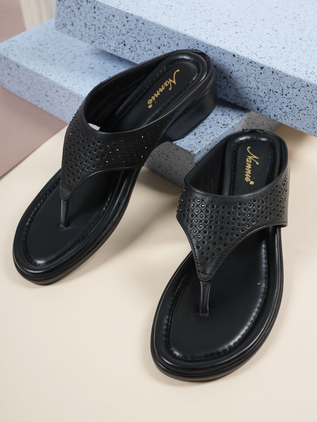 

Style Shoes Women Round Toe Textured Wedge Sandals, Black