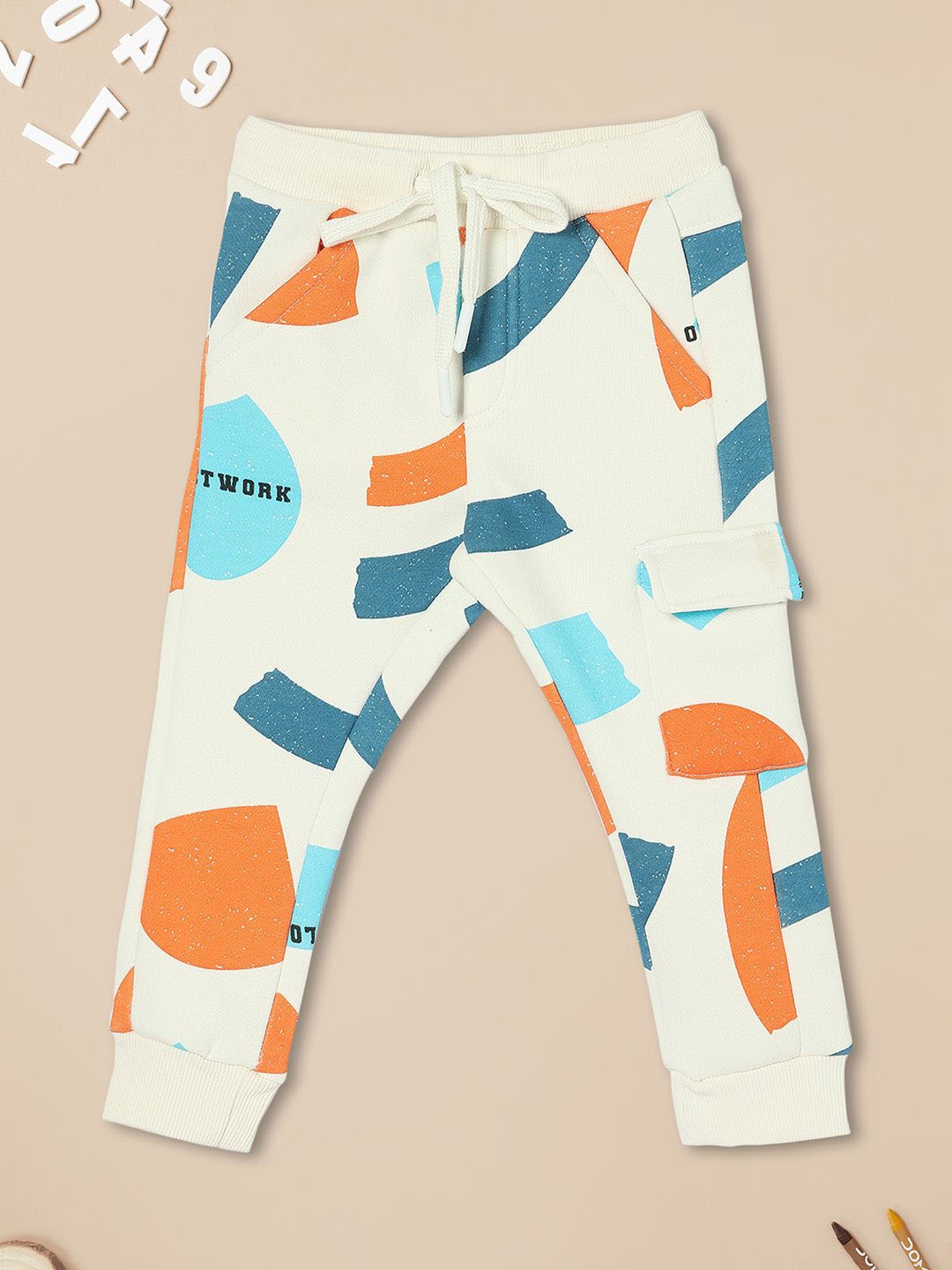 

max Boys Printed Pure Cotton Mid Rise Regular Fit Joggers, White