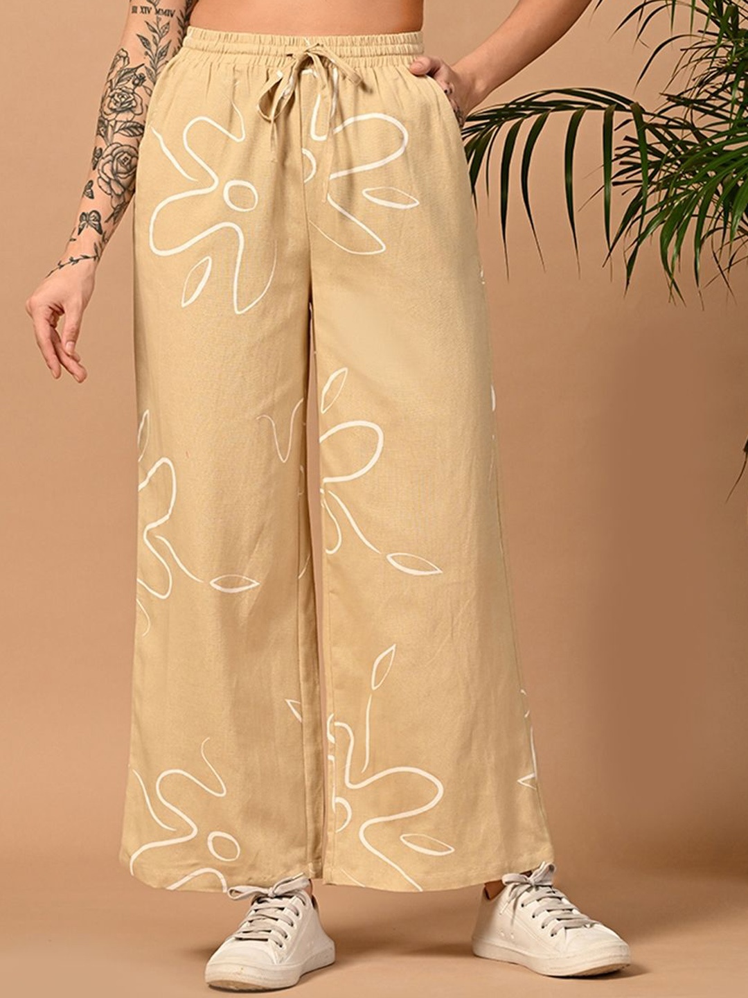 

PRETTY LOVING THING Women Cotton Printed Trousers, Beige