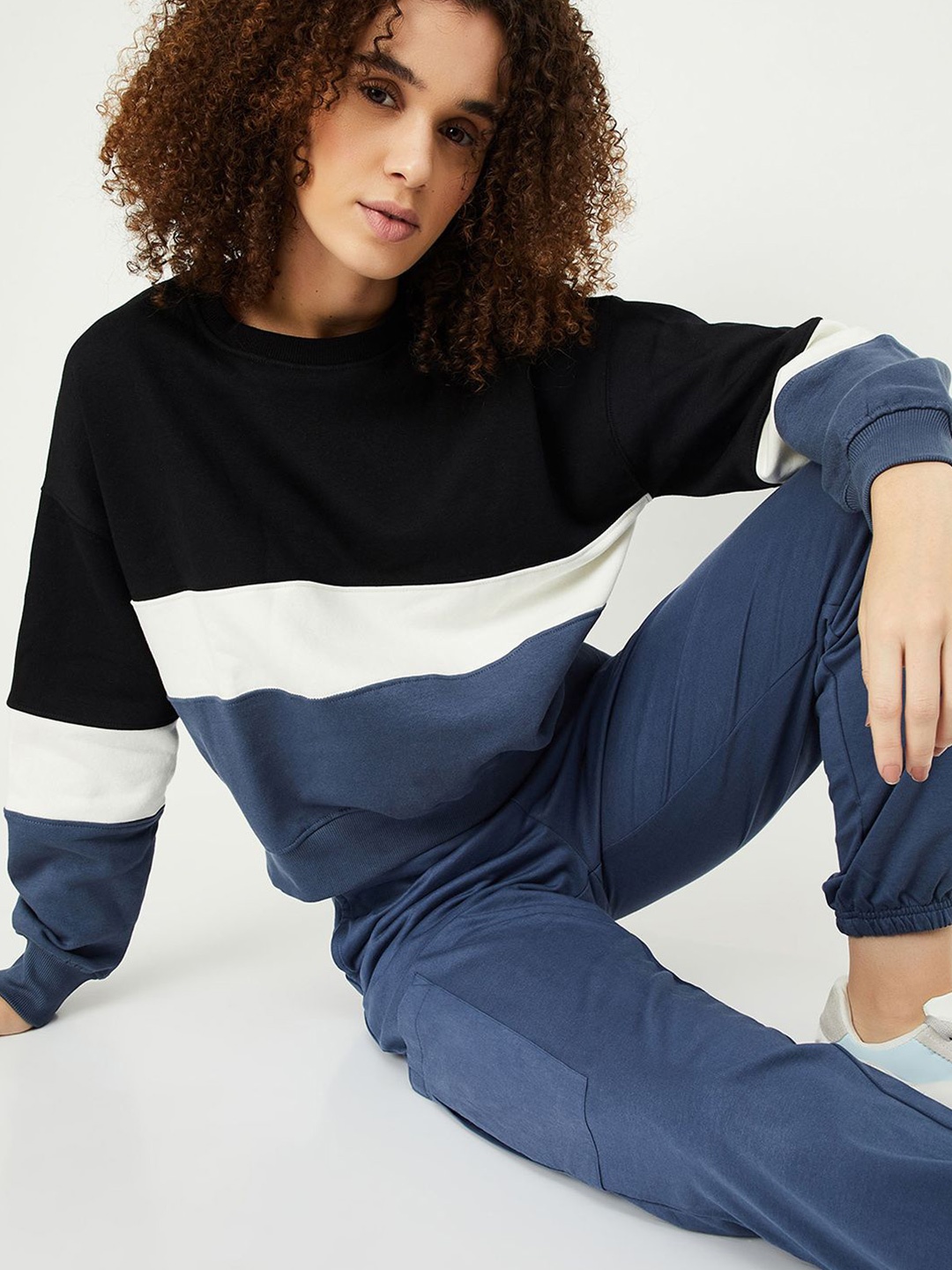 

max Women Colourblocked Sweatshirt, Black