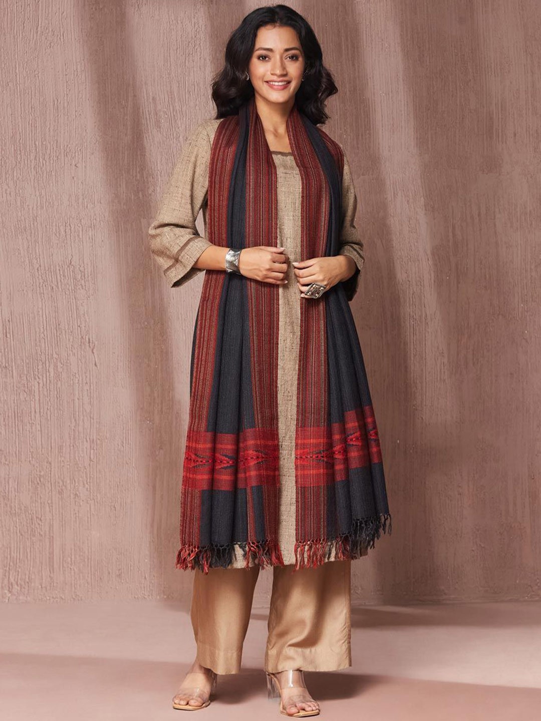 

Fabindia Grey Wool Woven Shawl, Charcoal