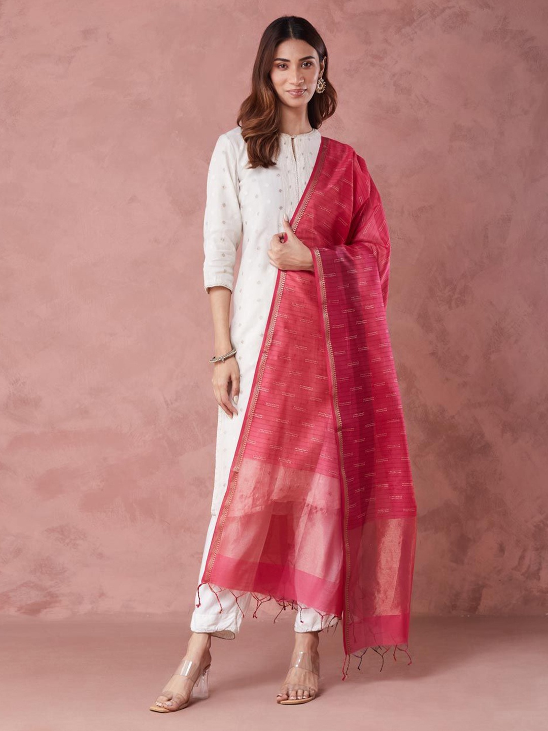 

Fabindia Striped Woven Design Dupatta, Magenta