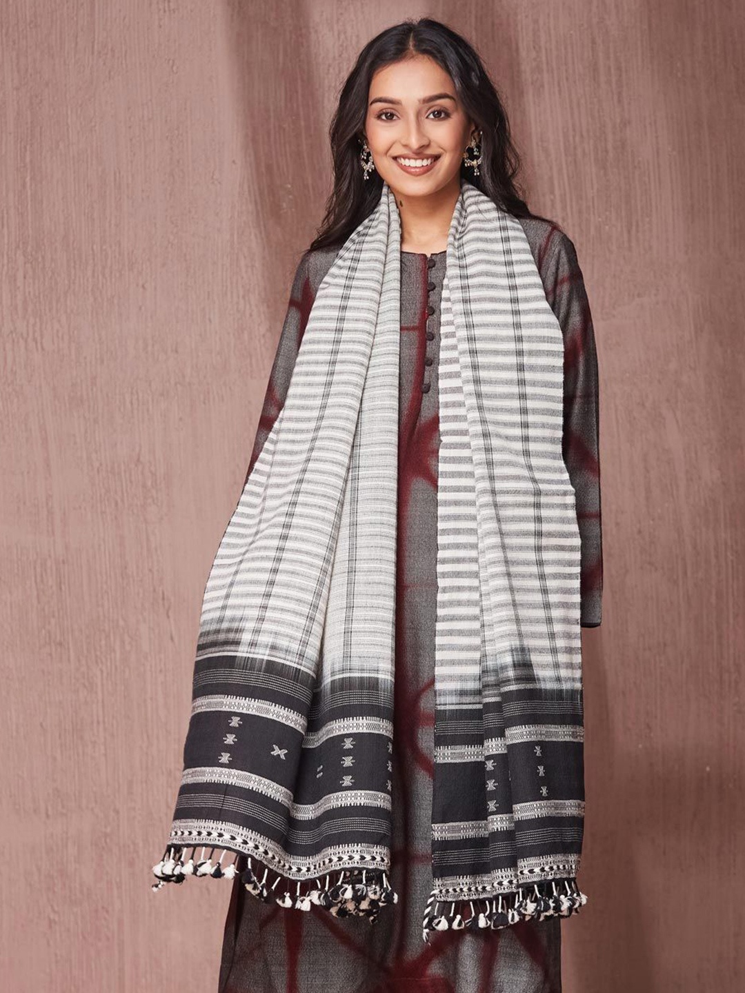 

Fabindia Women Tasselled Striped Stole, White