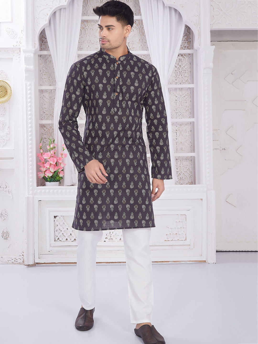 

DIVISIVE Floral Printed Mandarin Collar Long Sleeves Pure Cotton Straight Kurta, Navy blue