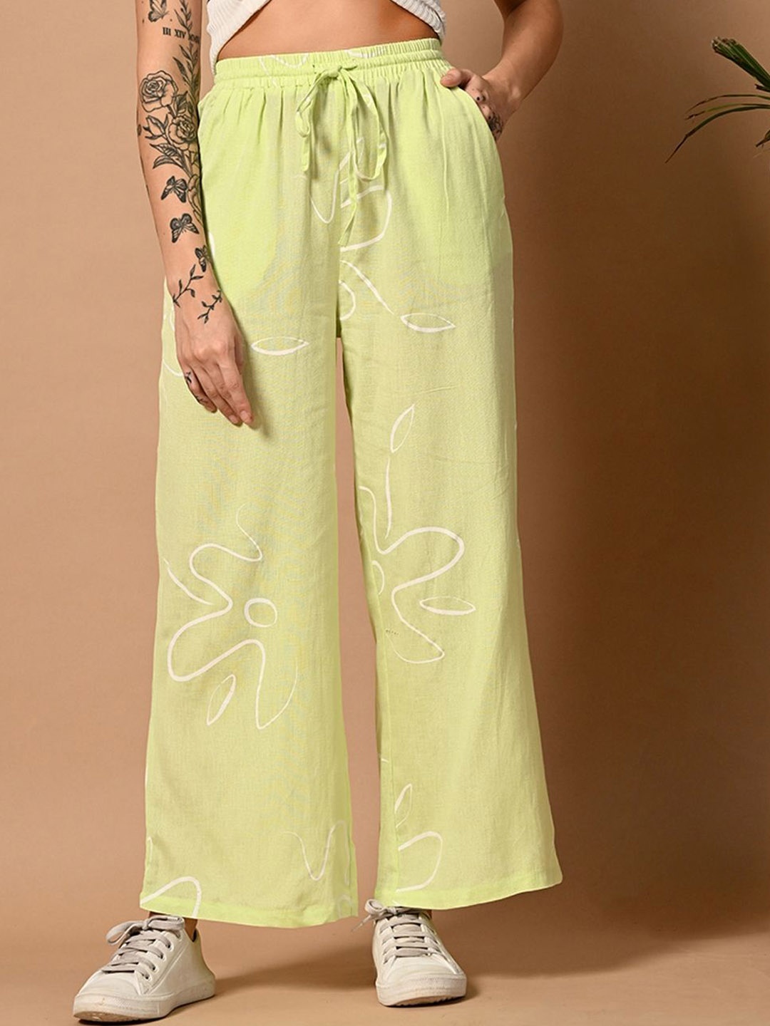 

PRETTY LOVING THING Women Mid-Rise Printed Parallel Trousers, Lime green