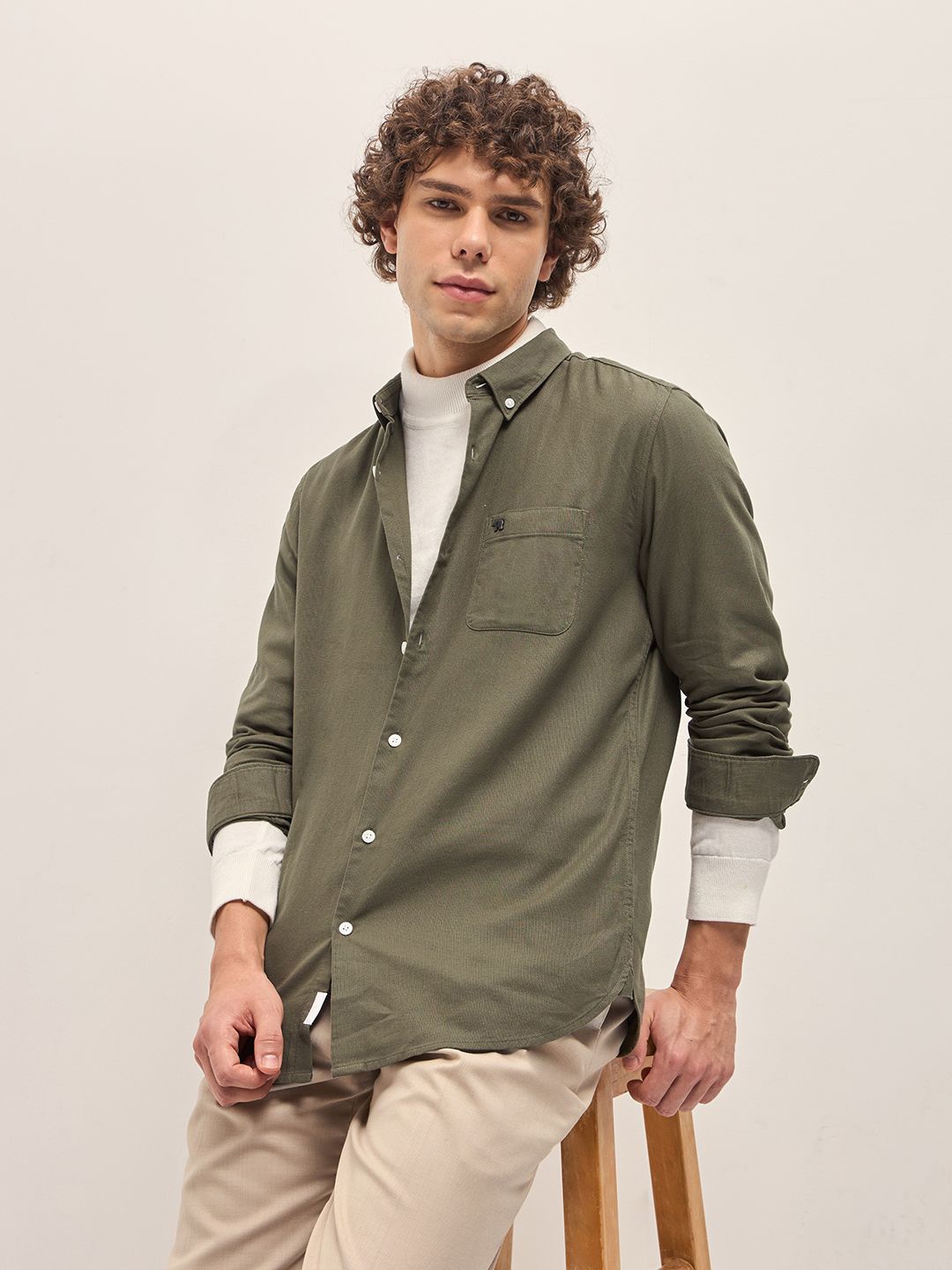 

THE BEAR HOUSE Men Button-Down Collar Solid Cotton Slim Fit Casual Shirt, Olive
