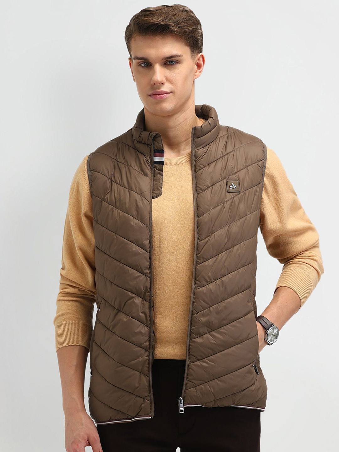

Arrow Sport Men Brand Logo Polyester Quilted Jacket, Brown