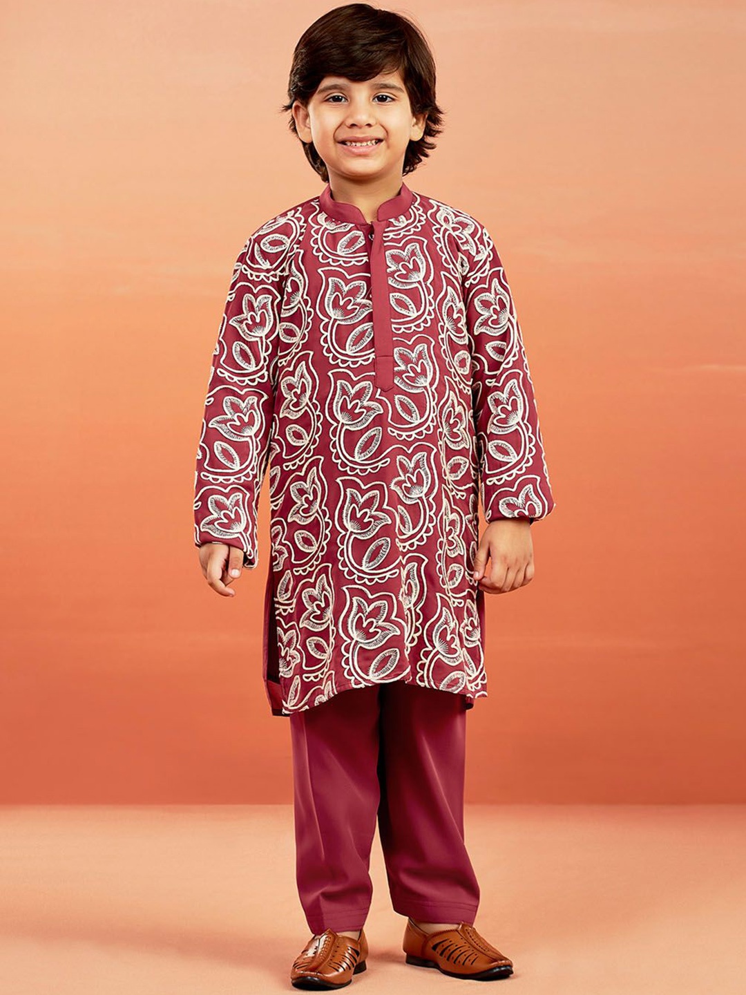 

VASTRAMAY Boys Floral Embroidered Thread Work Georgette Straight Kurta with Pyjamas, Maroon