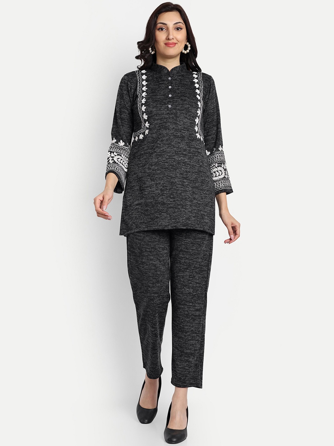 

FNOCKS Karachi Embroidered Mandarin Collar Top With Trousers, Black