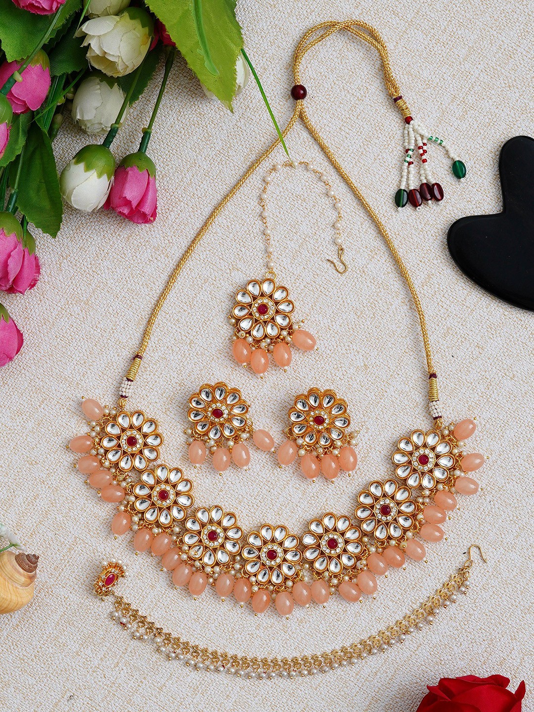 

ahoora Gold Plated Kundan Stone Studded & Beaded Jewellery Set
