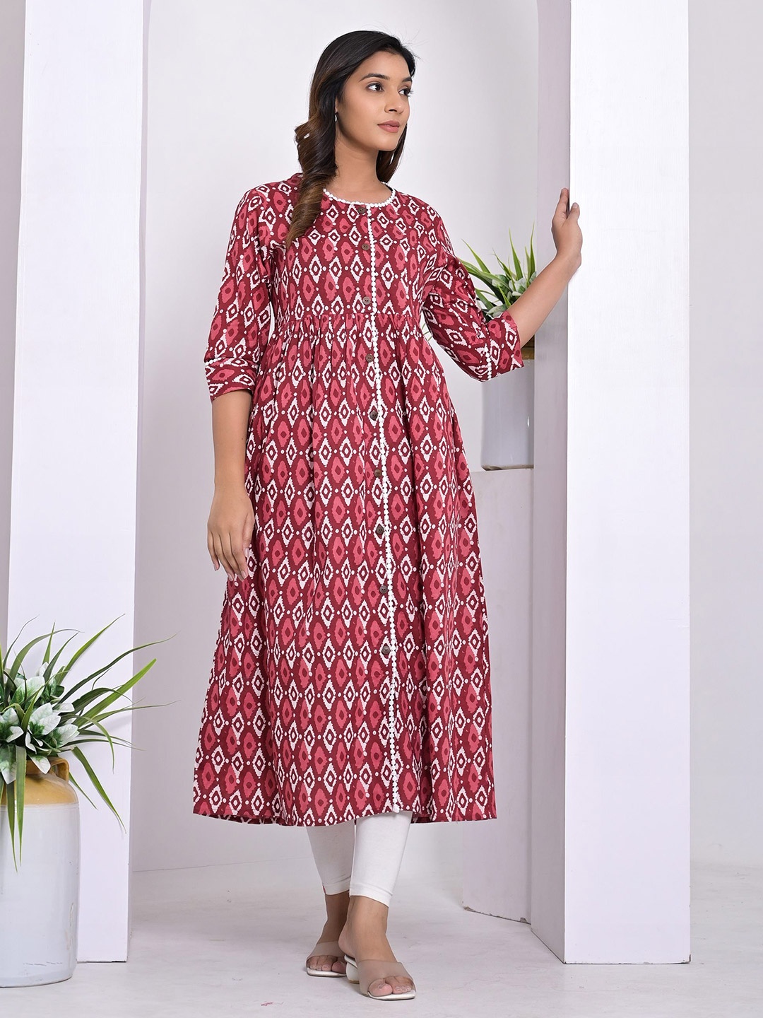 

DE CAMA Women Ikat Printed Pure Cotton A-Line Kurta, Maroon