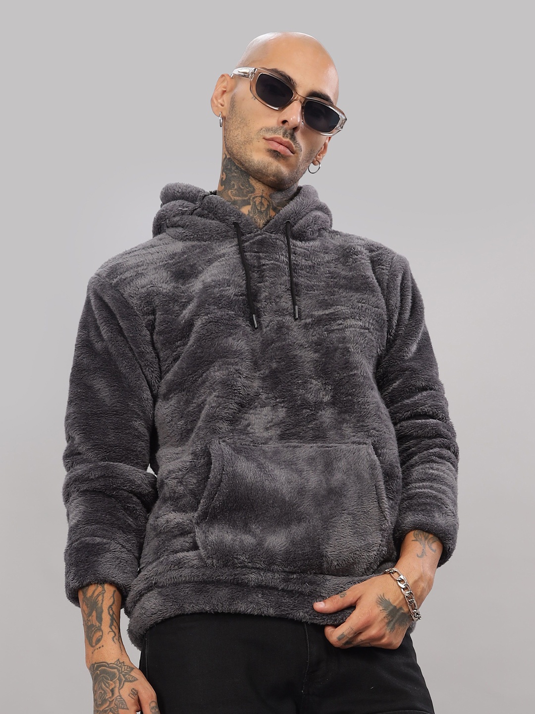 

WE PERFECT Men Long Sleeves Hooded Sweatshirt, Grey melange