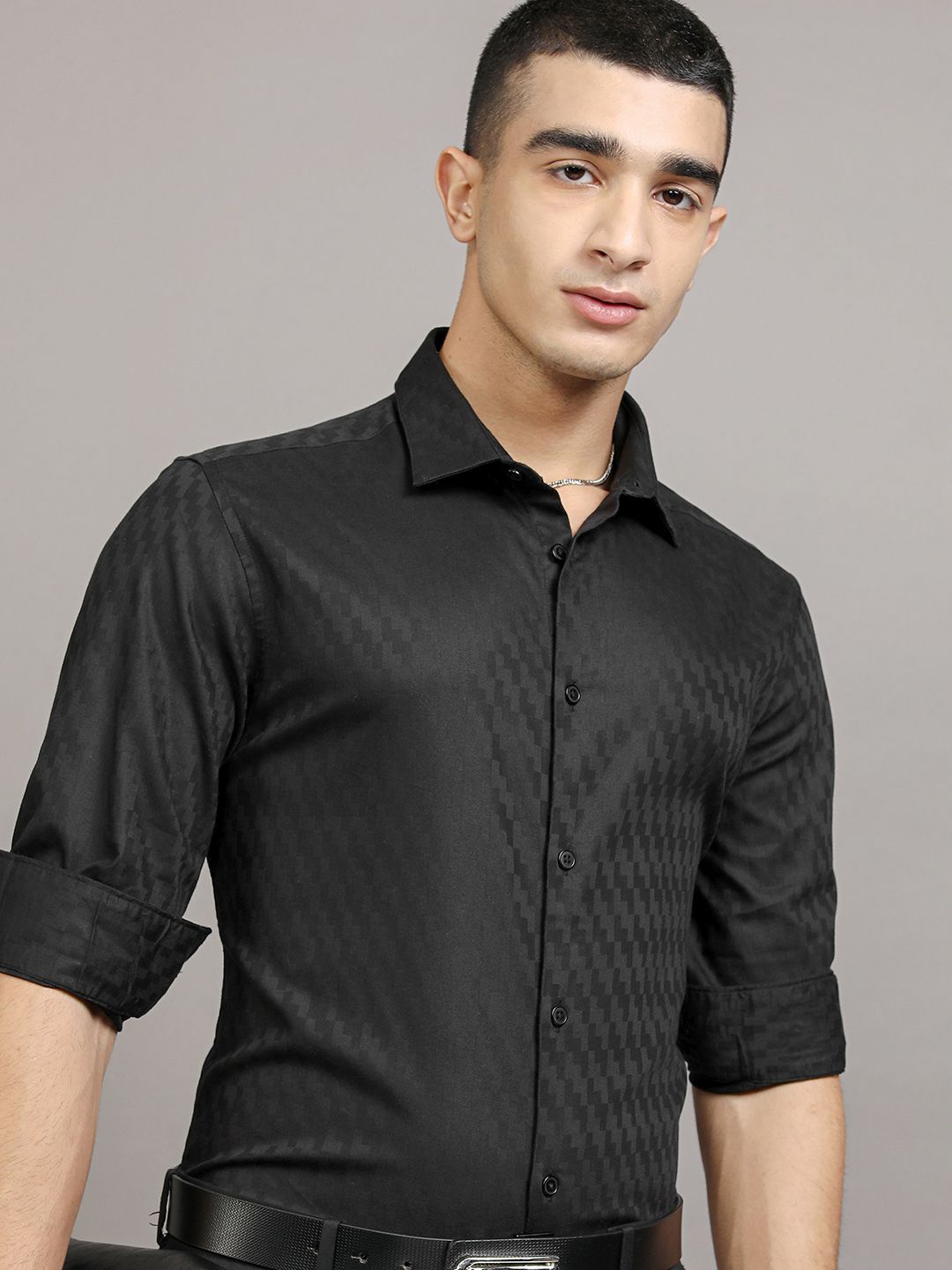 

HIGHLANDER Men Dobby Textured Solid Occasion Shirt, Black