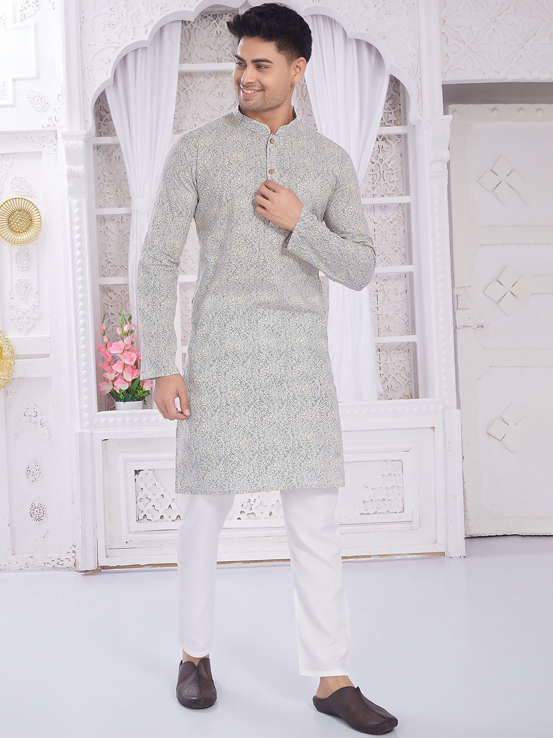 

DIVISIVE Floral Printed Mandarin Collar Long Sleeves Pure Cotton Straight Kurta, Grey