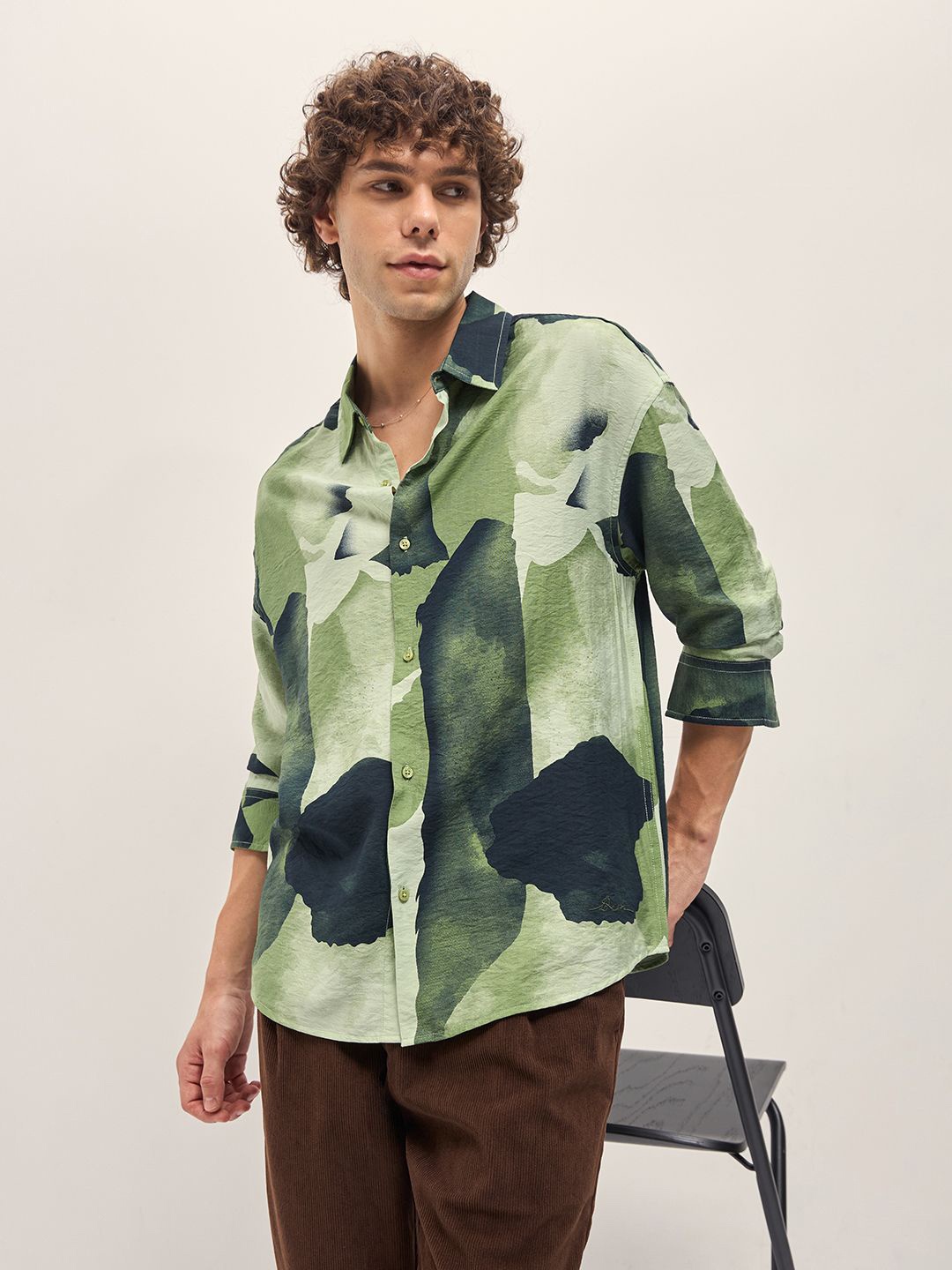 

THE BEAR HOUSE Men Spread Collar Abstract Printed Relaxed Fit Casual Shirt, Green