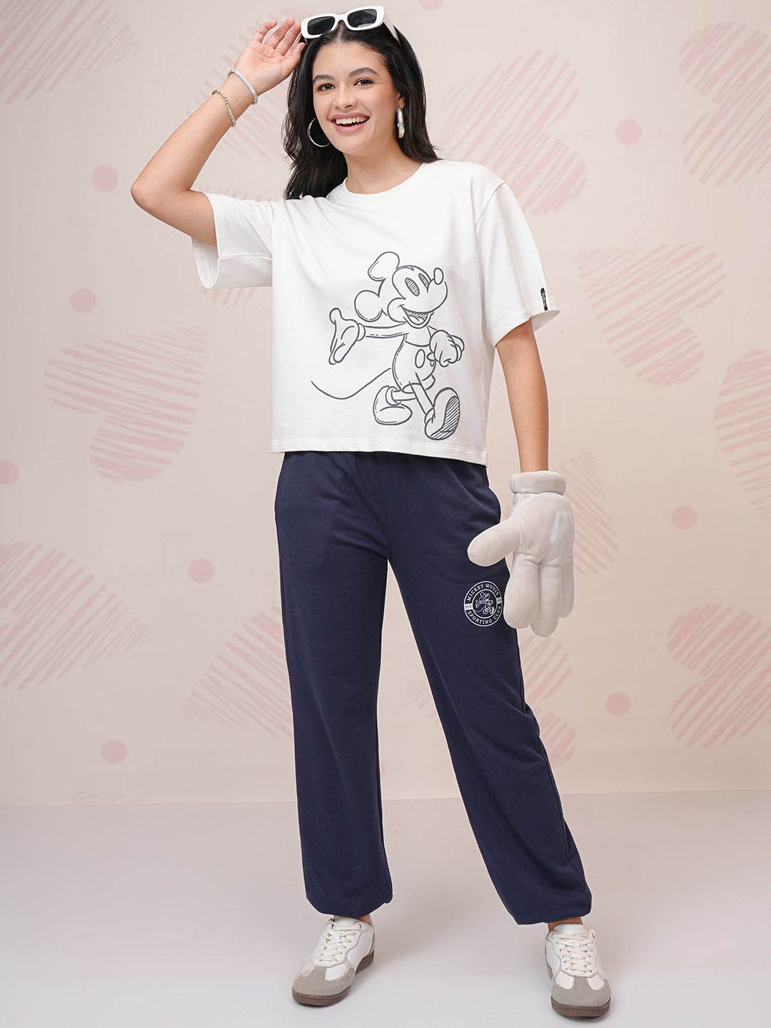 

Tokyo Talkies White Disney Mickey Mouse Printed Round Neck T Shirt & Jogger