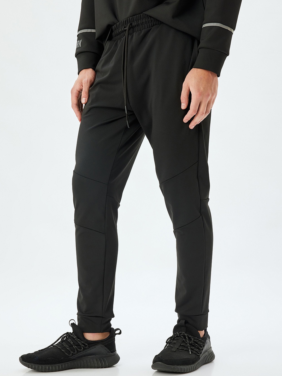 

Koton Men Regular Fit Mid Rise Joggers, Black
