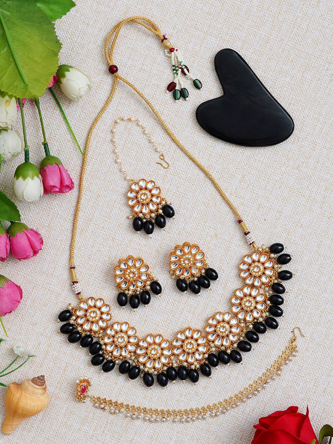 

ahoora Gold Plated Kundan Stone Studded & Beaded Jewellery Set