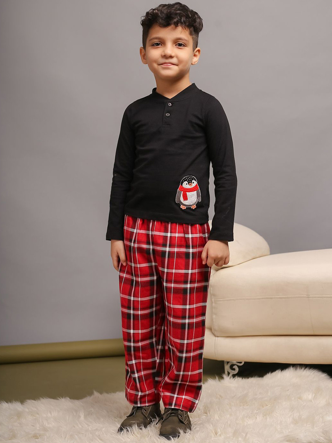 

Budding Bees Boys Round Neck Printed Night suit, Black
