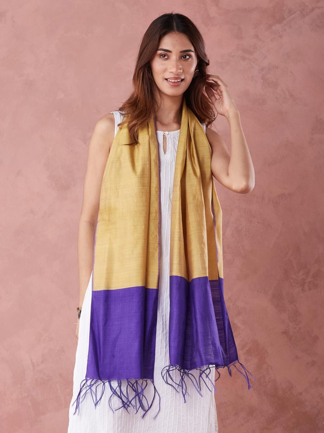 

Fabindia Women Colourblocked Tasselled Stole, Gold