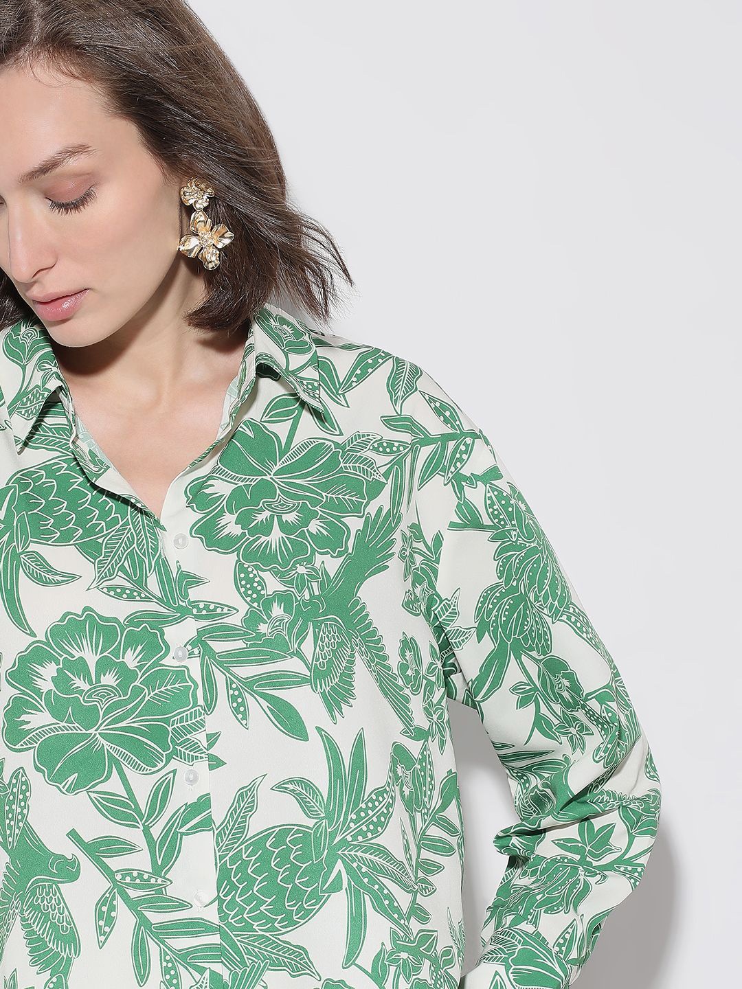 

Vero Moda Women Spread Collar Floral Printed Casual Shirt, Green