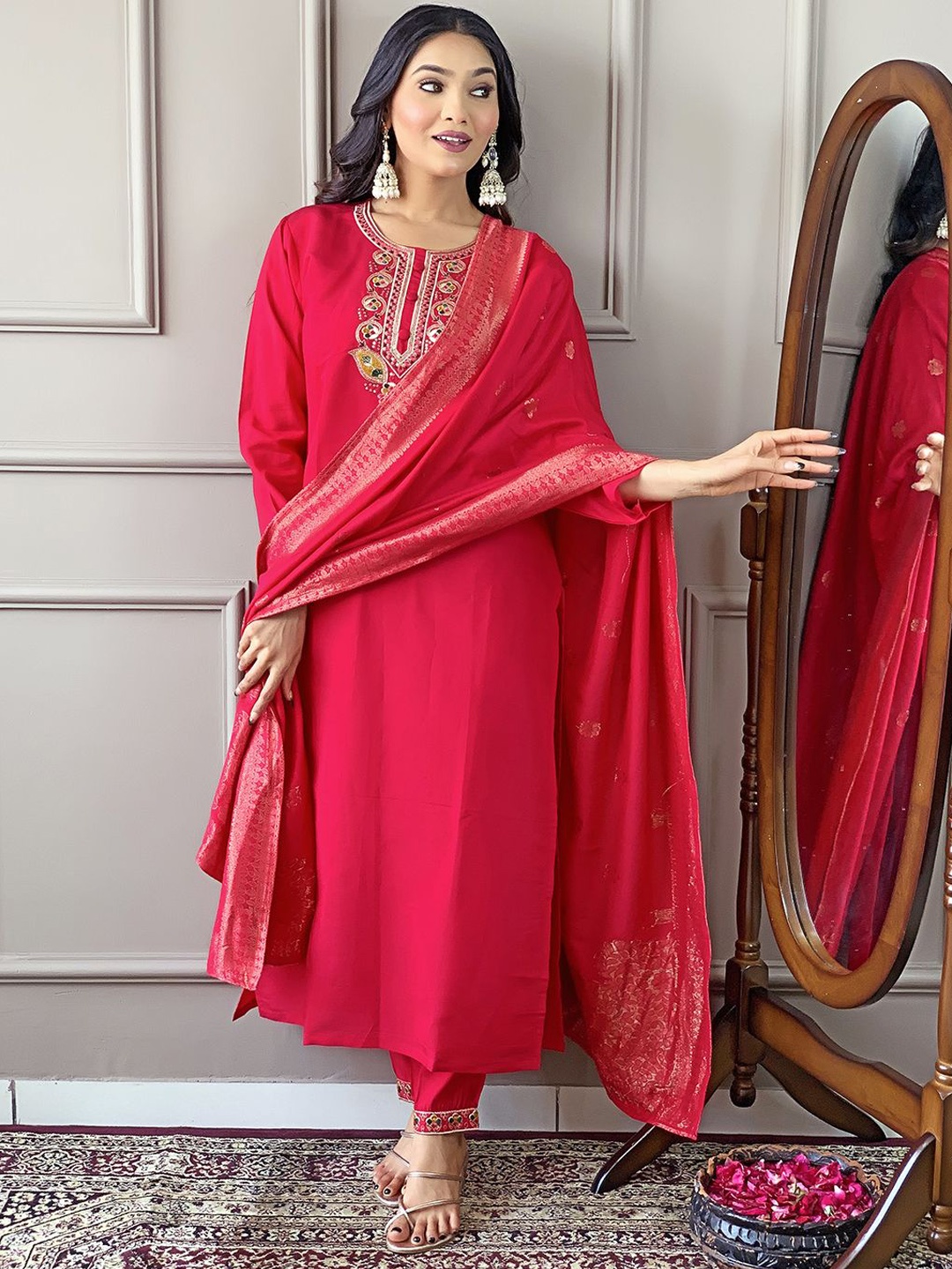 

BESUCHER Floral Embroidered Round Neck Chanderi Silk Straight Kurta With Trouser & Dupatta, Red