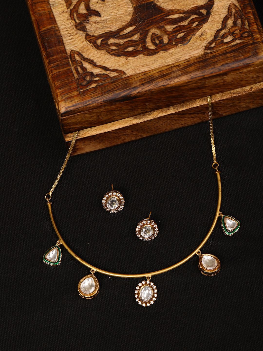 

Ruby Raang Gold-Plated Kundan-Studded Jewellery Set