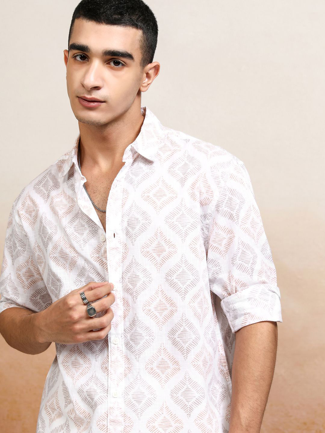 

HIGHLANDER Men Printed Relaxed Shirt, White