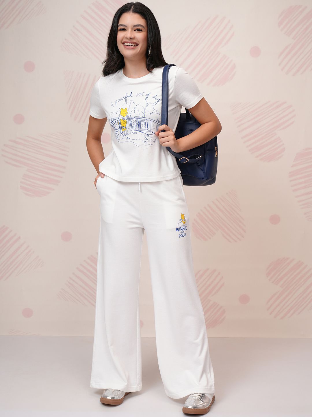 

Tokyo Talkies White Disney Winnie The Pooh Printed Pure Cotton T-Shirt & Trouser