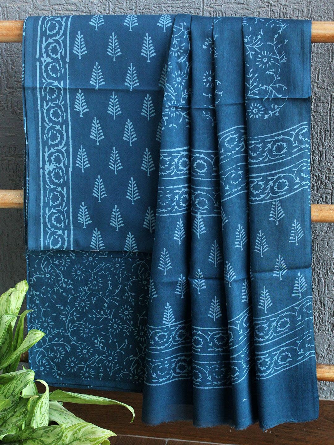 

Weaves of Tradition Floral Printed Pure Cotton Unstitched Dress Material, Blue