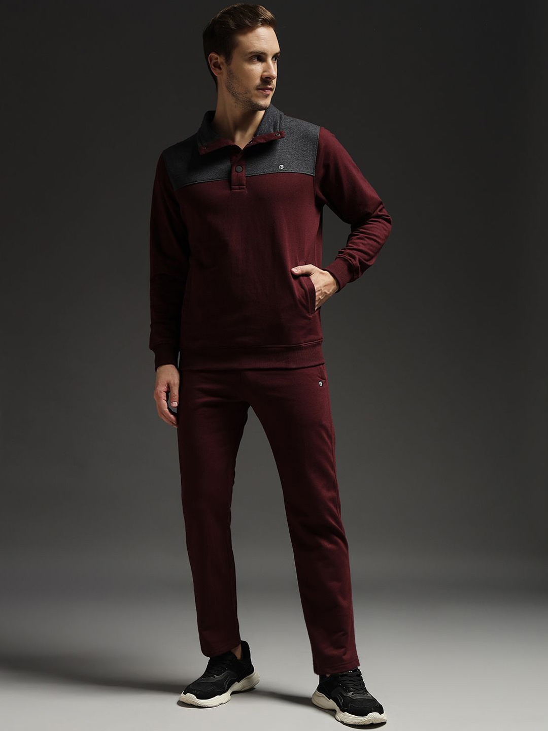 

FCK GOLD Men Colourblocked Polo Collar Sweatshirt & Trackpant, Maroon