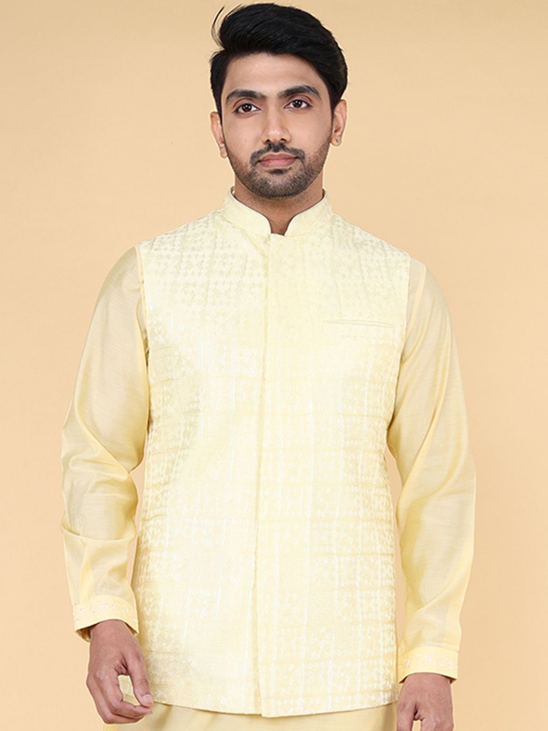 

ZOIS Men Embroidered Nehru Jackets, Yellow