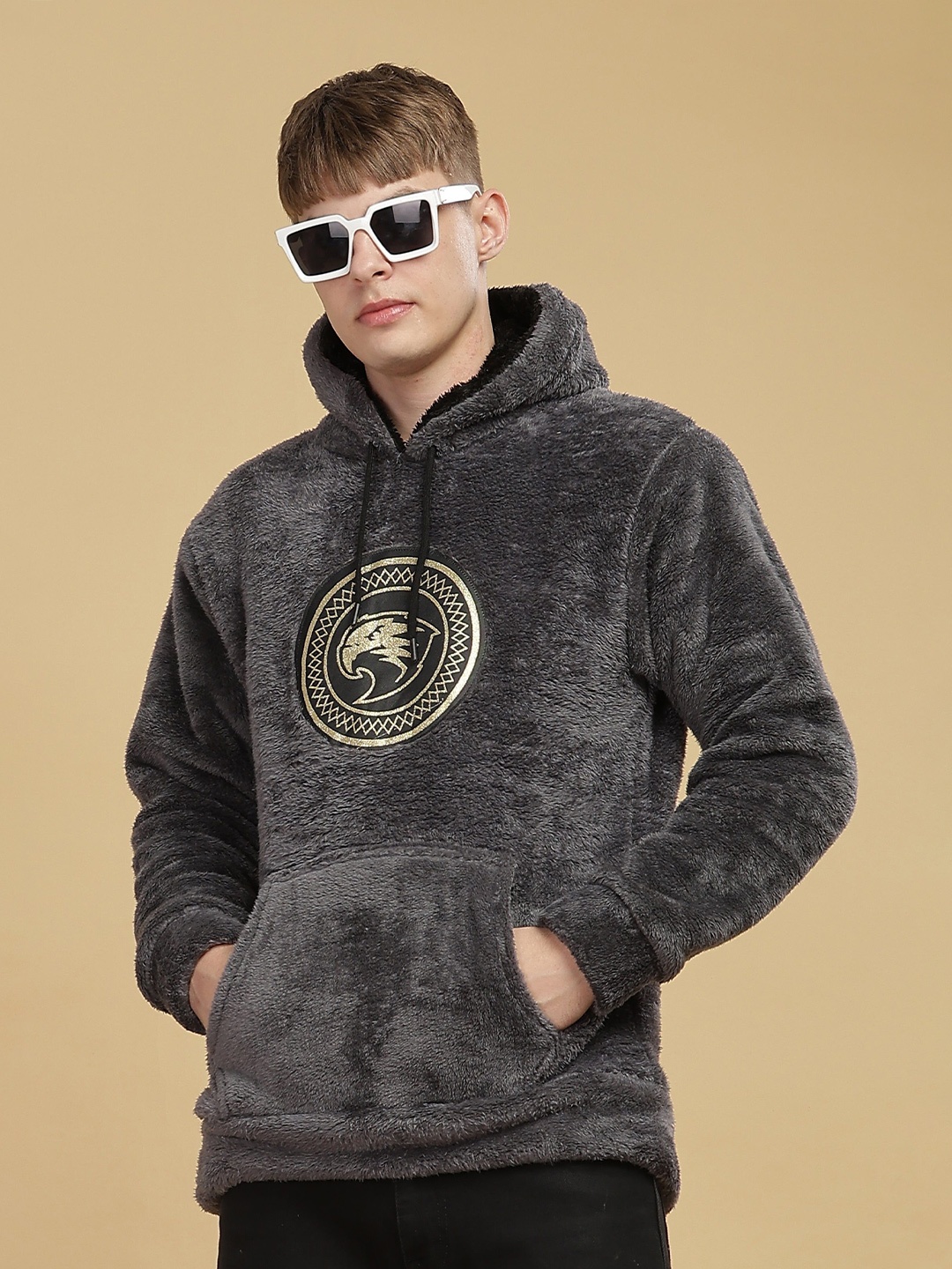 

WE PERFECT Men Graphic Printed Hooded Sweatshirt, Grey melange
