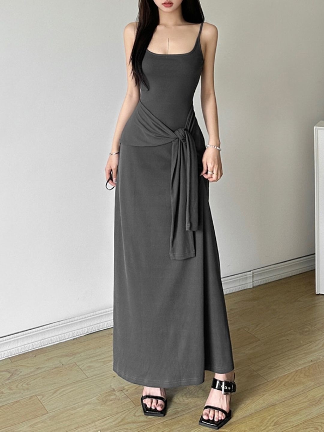 

KPOP Women Shoulder Straps A-line Maxi Dress, Grey