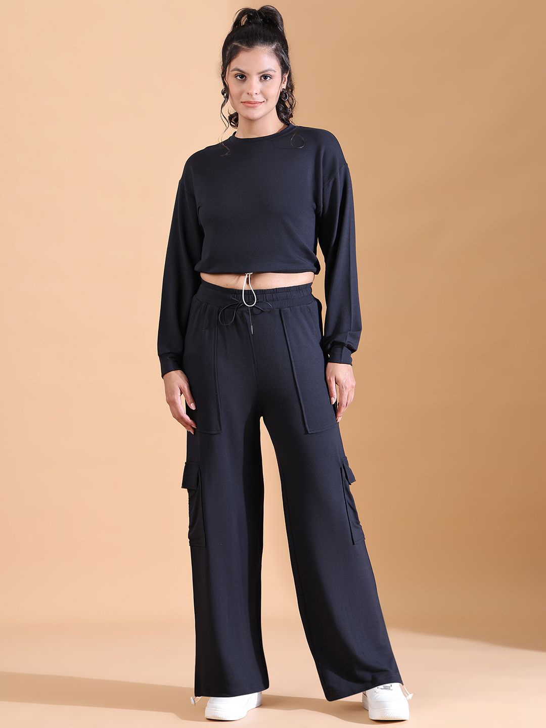 

Aesthetic Bodies Round Neck Sweatshirt With Trousers, Black
