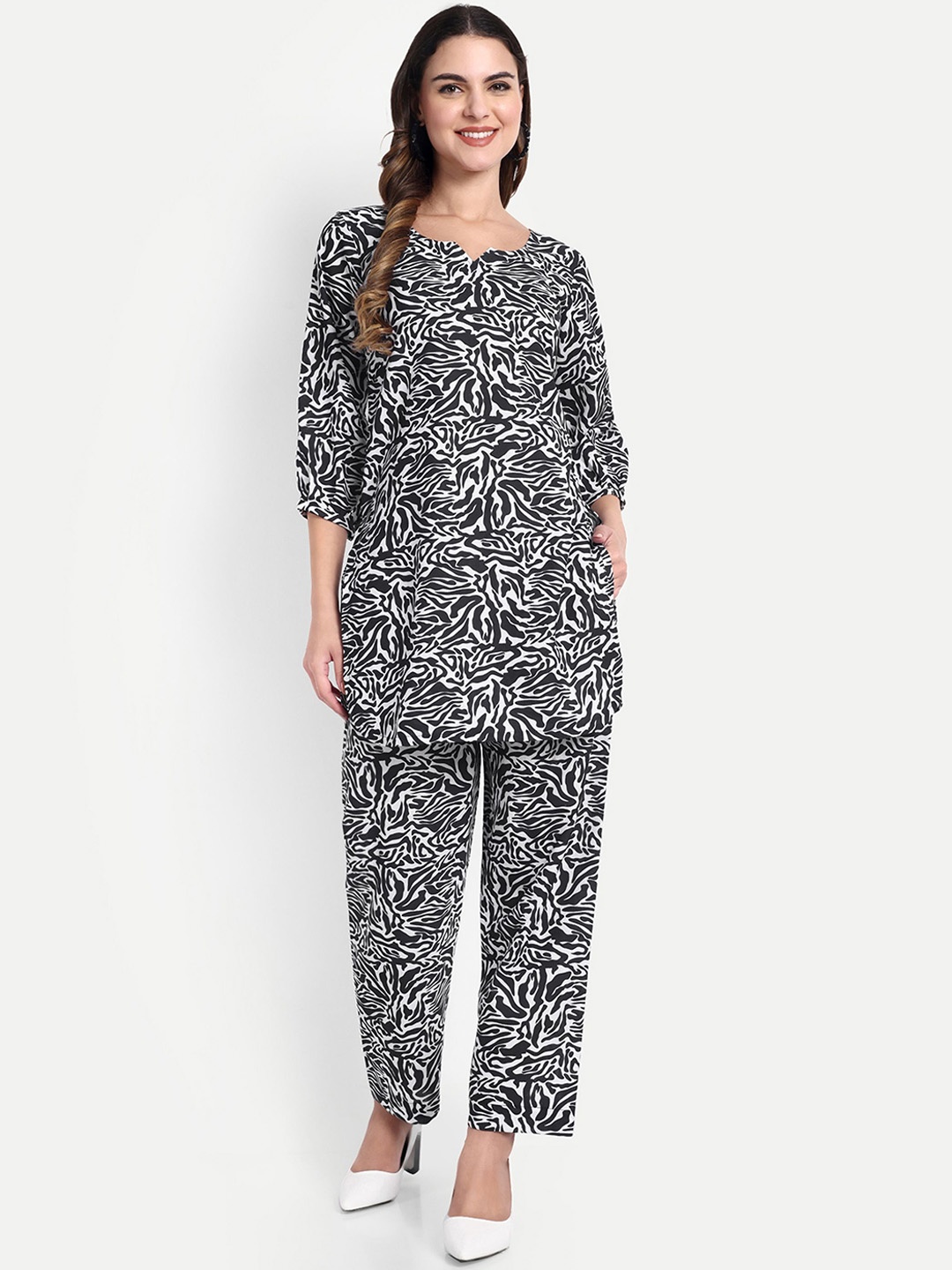 

TILISM Abstract Printed Round Neck Three-Quarter Sleeves Pure Cotton Top With Trouser, Black