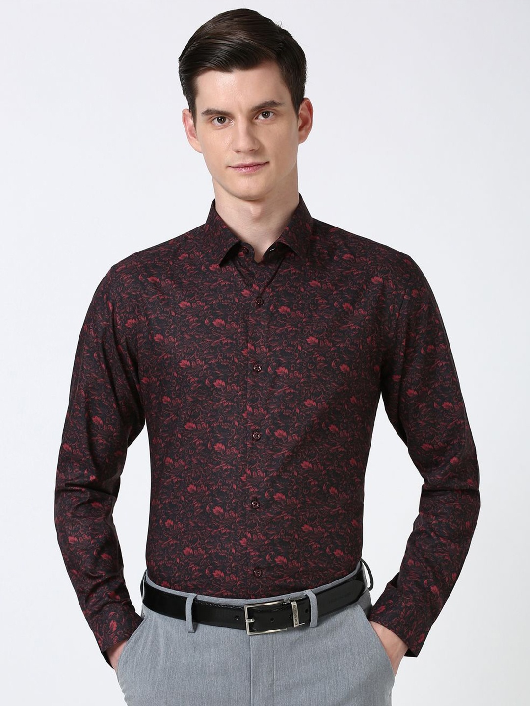 

Peter England Men Spread Collar Floral Printed Cotton Slim Fit Casual Shirt, Black