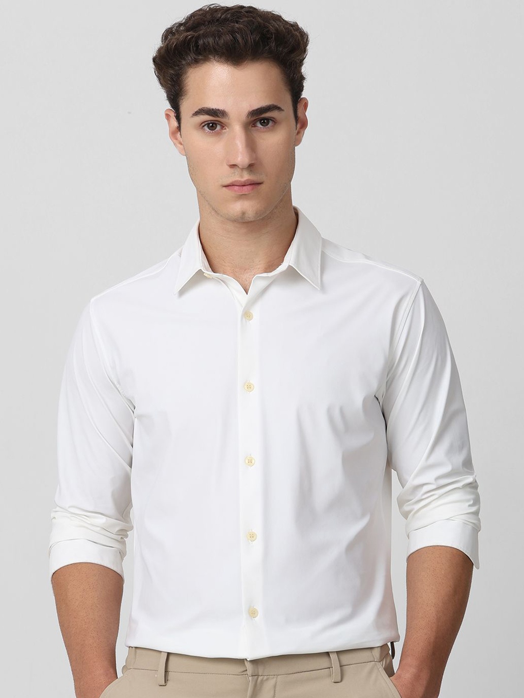 

Mufti Men Spread Collar Solid Slim Fit Casual Shirt, White