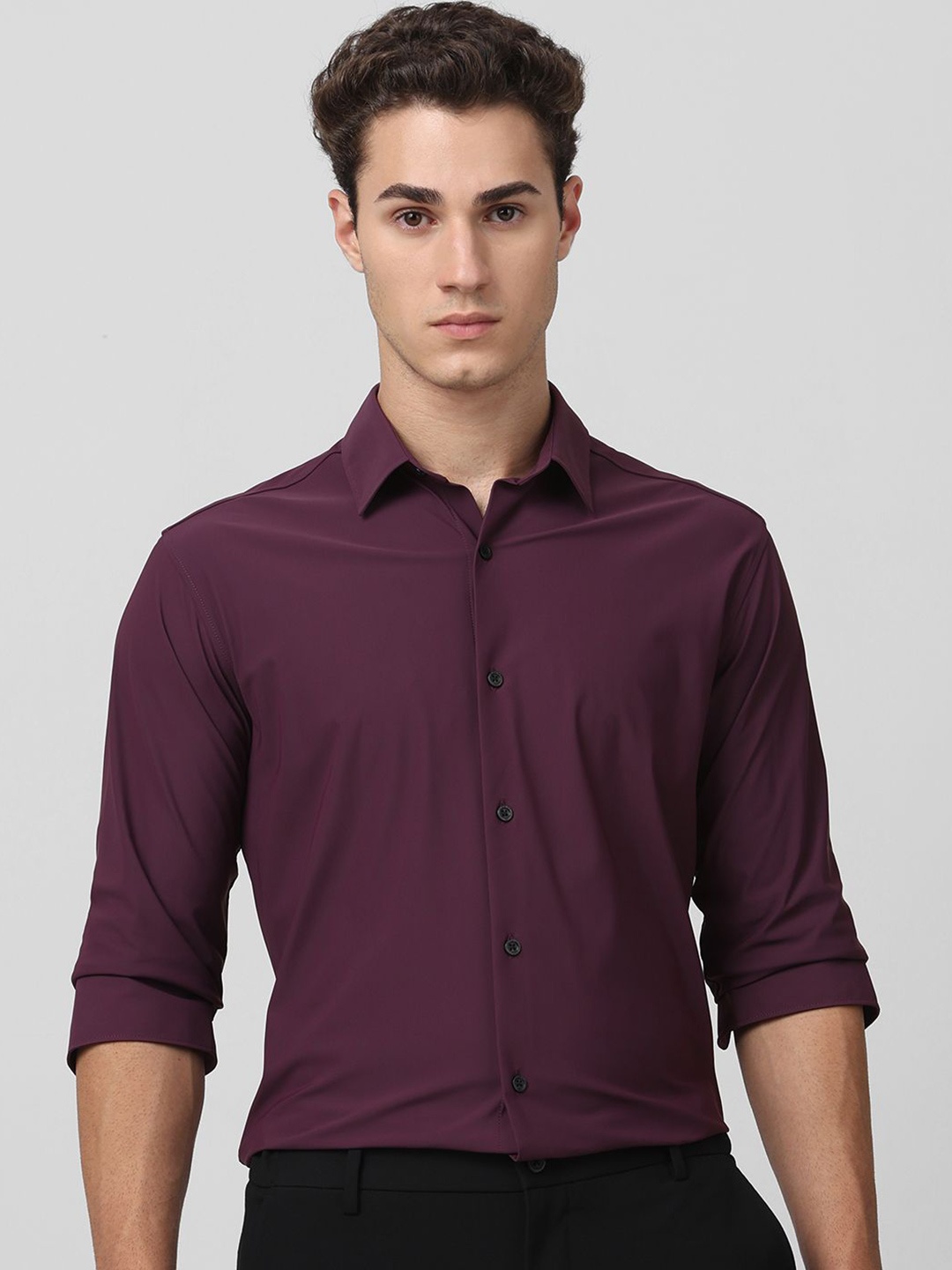 

Mufti Men Spread Collar Solid Slim Fit Casual Shirt, Burgundy