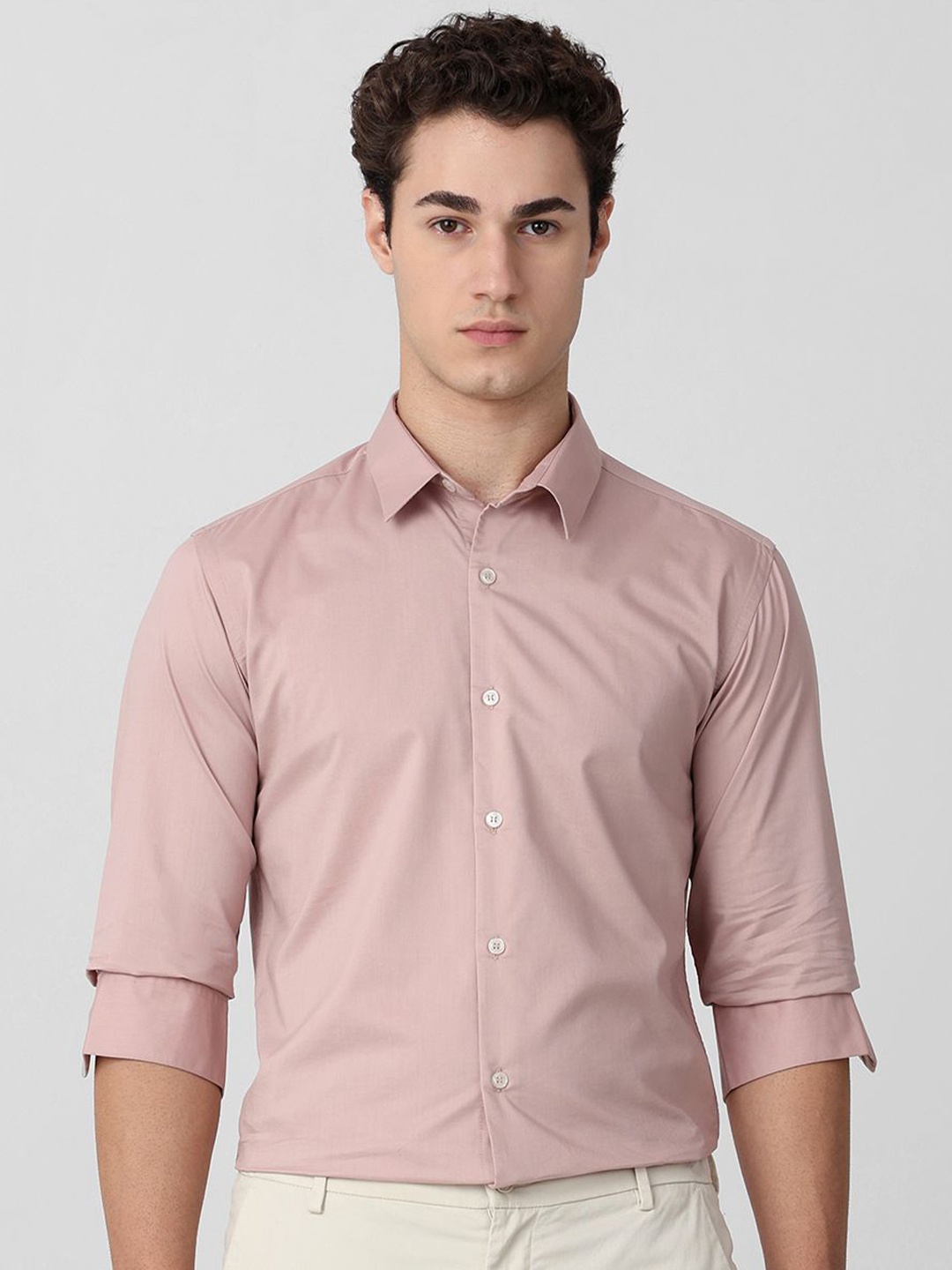 

Mufti Men Spread Collar Solid Slim Fit Casual Shirt, Pink