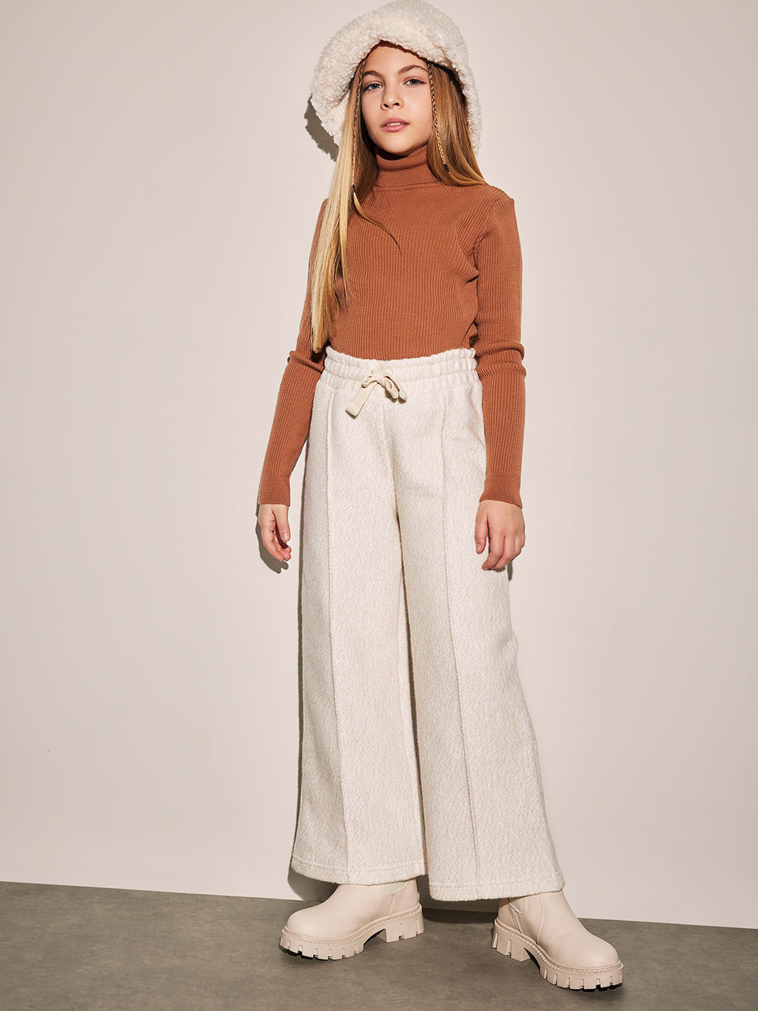 

DeFacto Girls Mid-Rise Pleated Parallel Trousers, Na