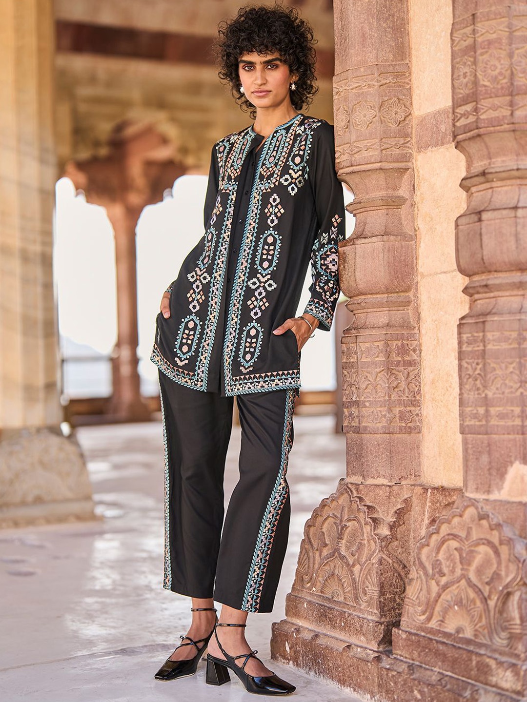 

Dash and Dot Ethnic Motifs Embroidered Top With Trouser, Black