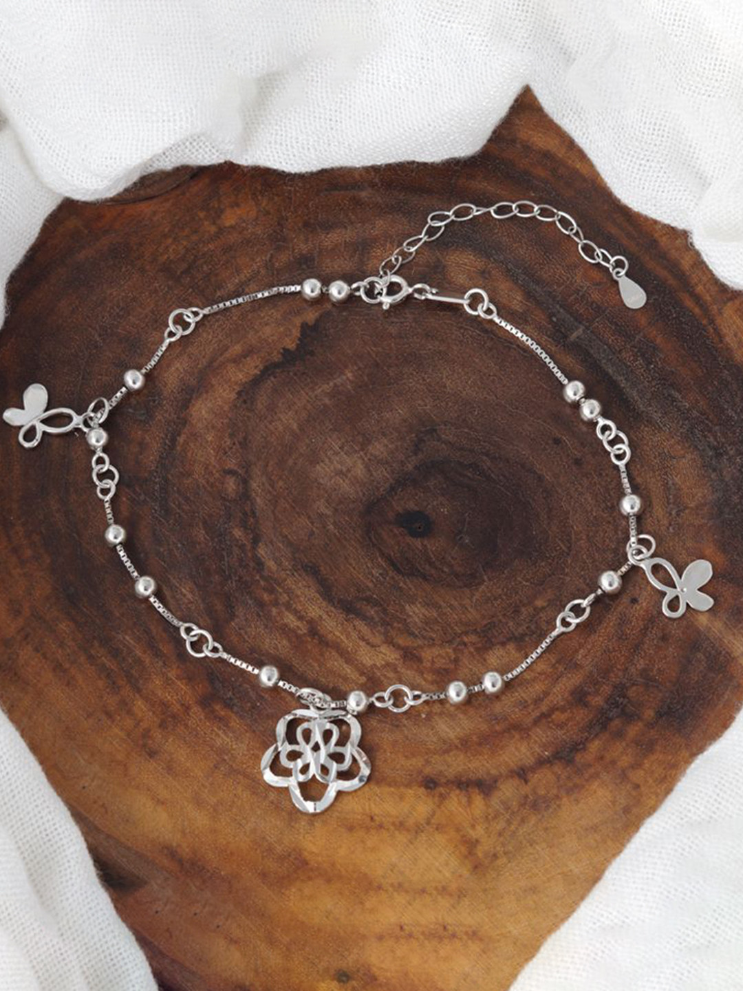 

Tuanz Silver Jewelry Madhuban Blooming Flower 925 Sterling Silver Rhodium-Plated Anklet