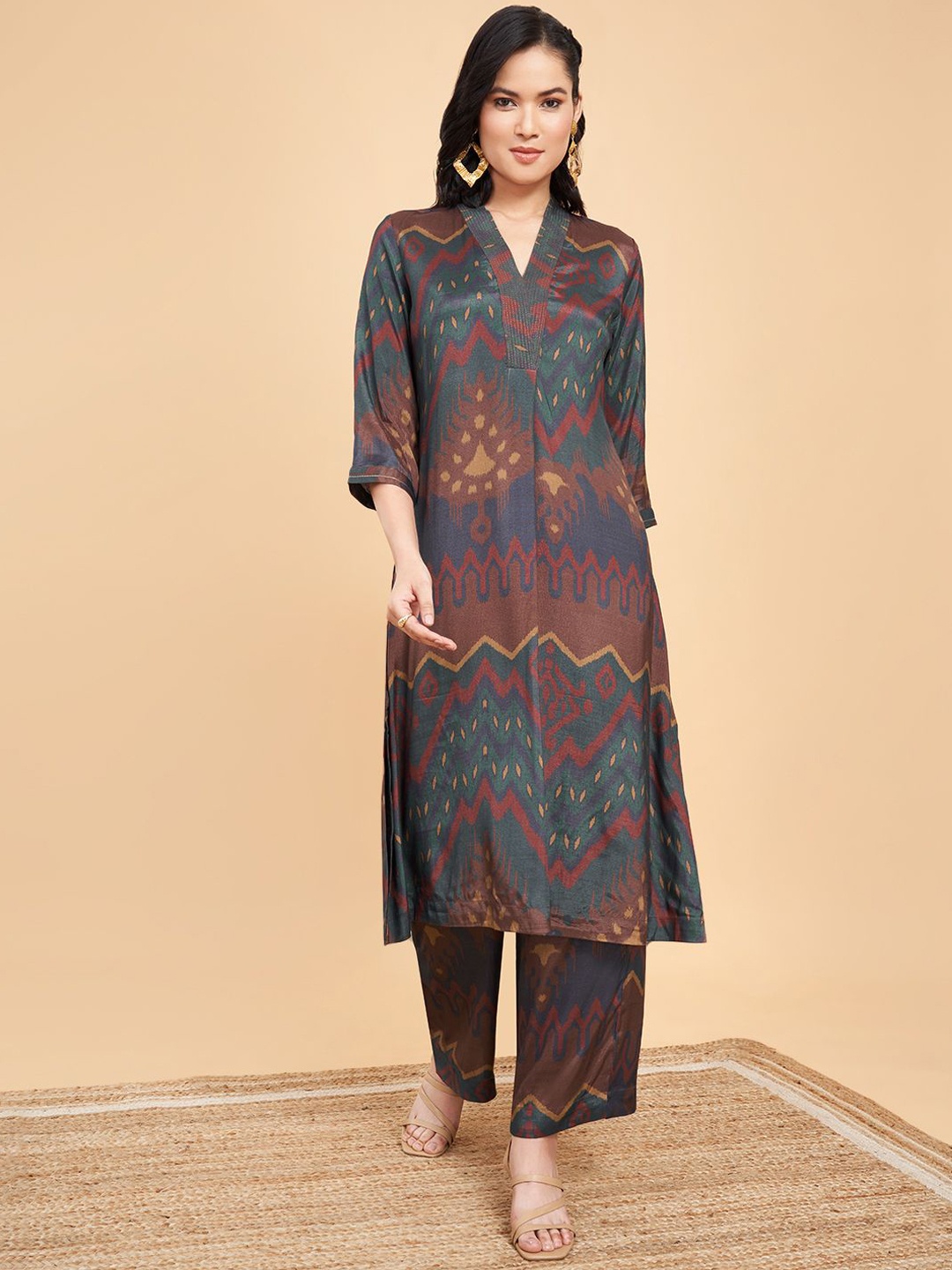 

Marigold Lane Abstract Printed Kantha Work Kurta with Palazzo, Navy blue