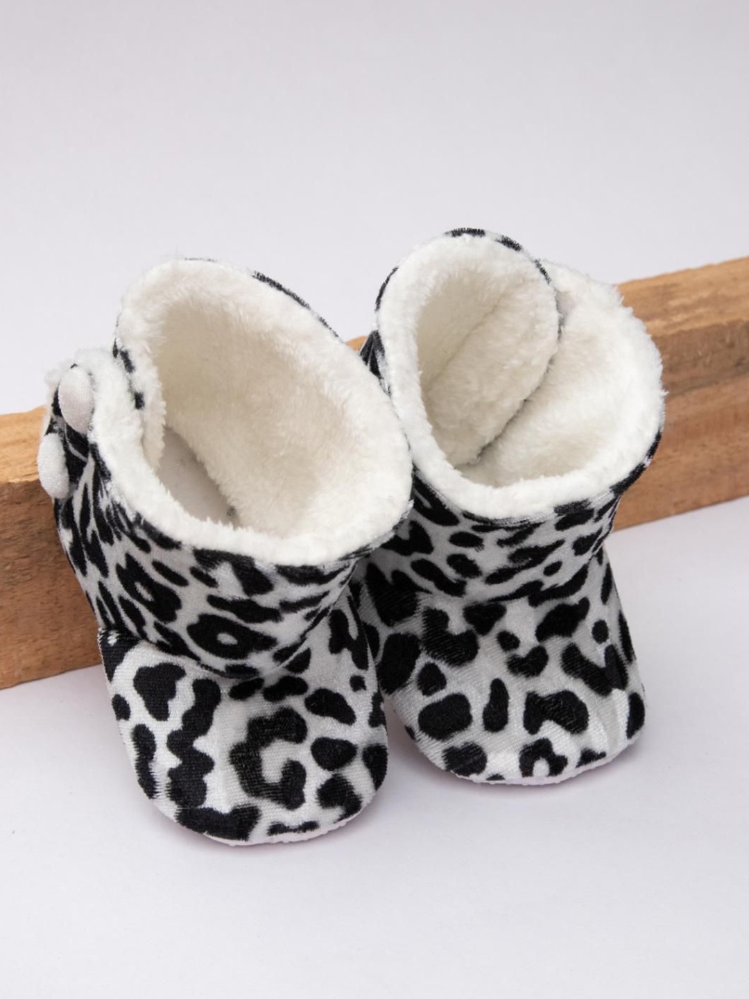 

BAESD Girls Cotton Booties, White
