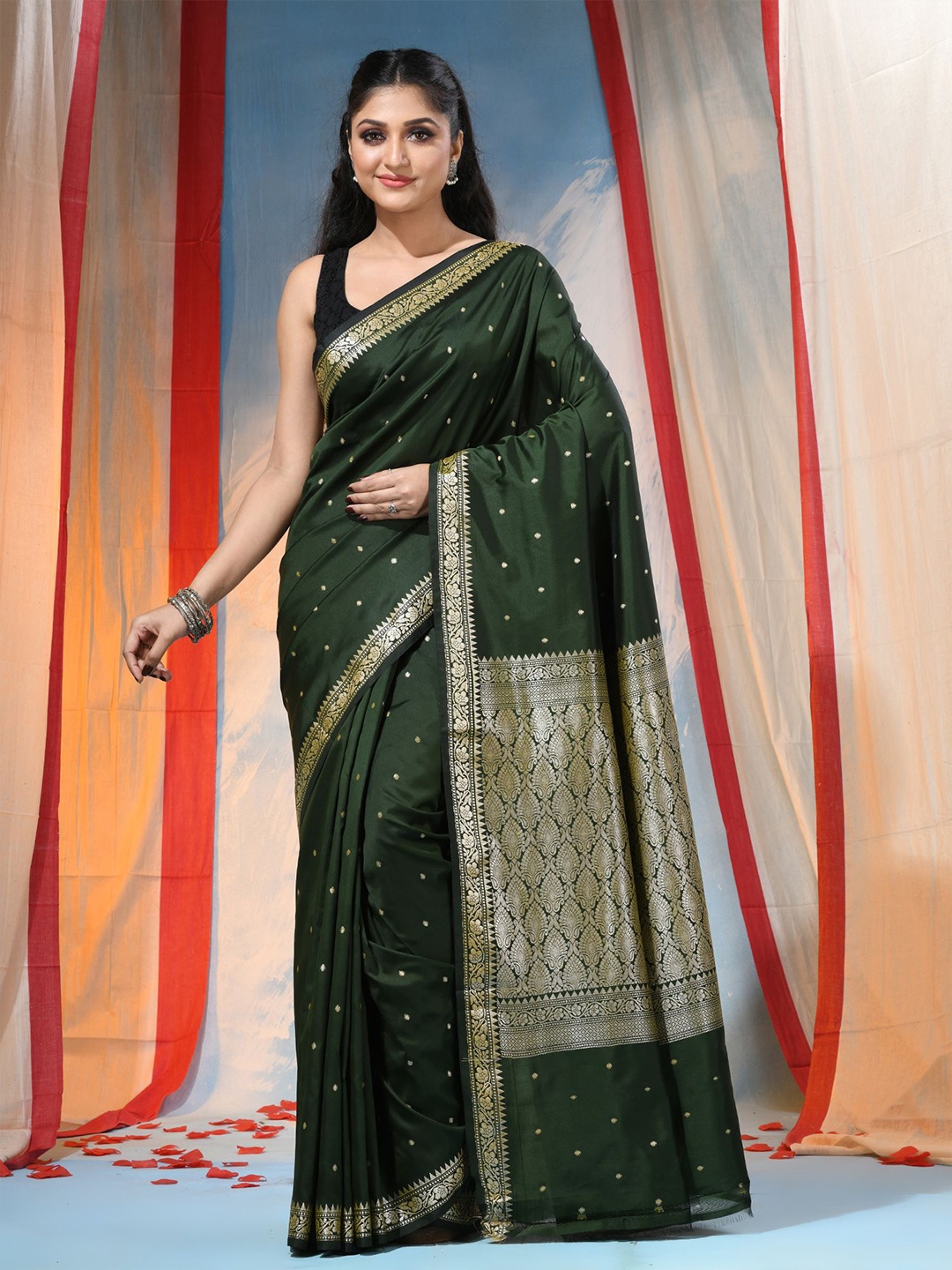 

DESH BIDESH Ethnic Motifs Woven Design Zari Saree, Green