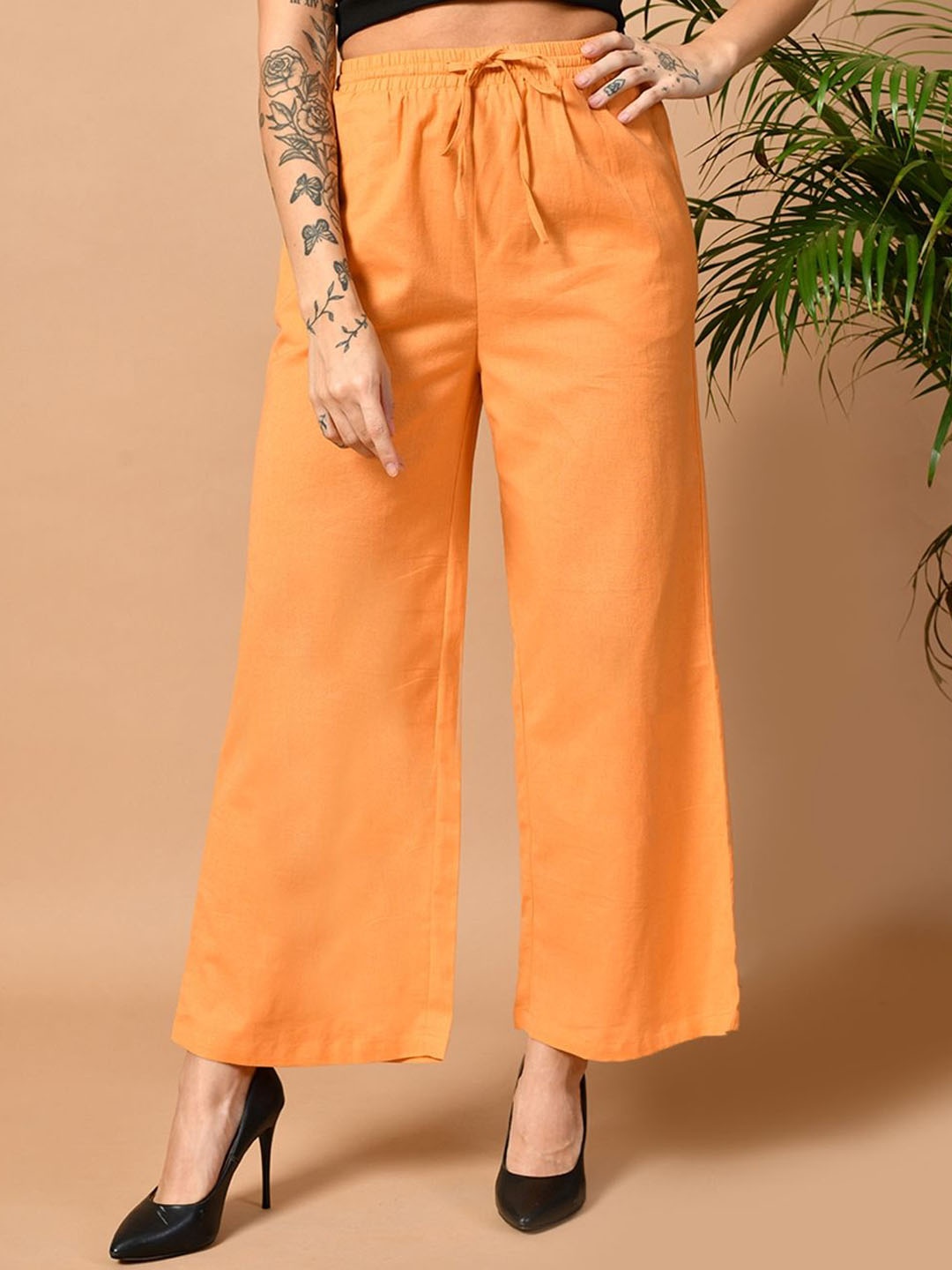 

PRETTY LOVING THING Women Regular Fit Trousers, Orange